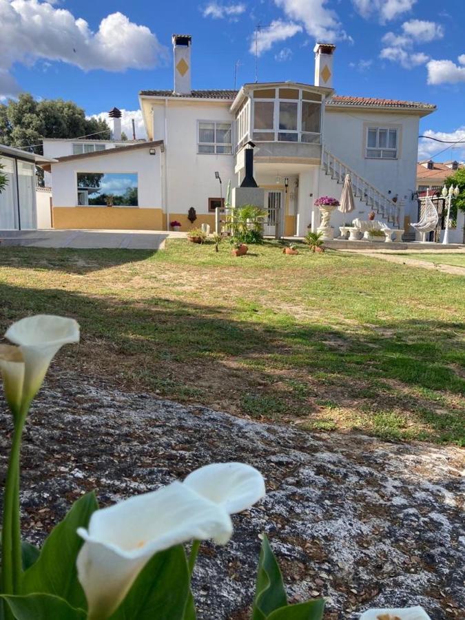 Villa Entre Encinas Моралина Экстерьер фото